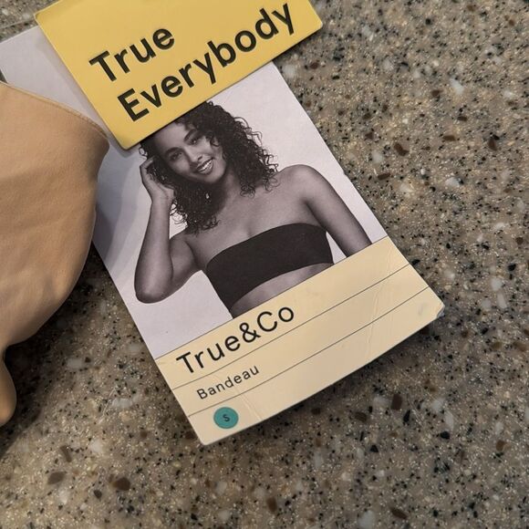 TRUE&CO Bandeau Bra With Convertible Straps *NEW* - Picture 6 of 9